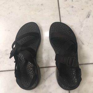 Women’s Chacos (size 7)